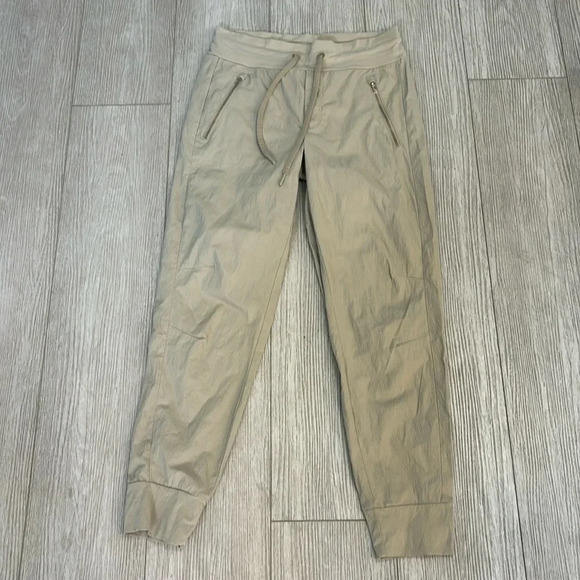 Athleta Trekkie North Jogger Pants Tan Khaki Women's Size 2 Active Athleisure - Picture 2 of 13